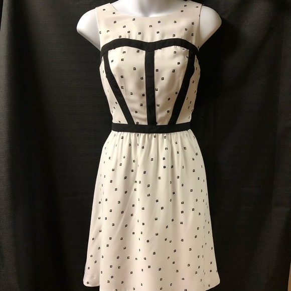 Kenzie Geo-Print Dress - Picture 2 of 6